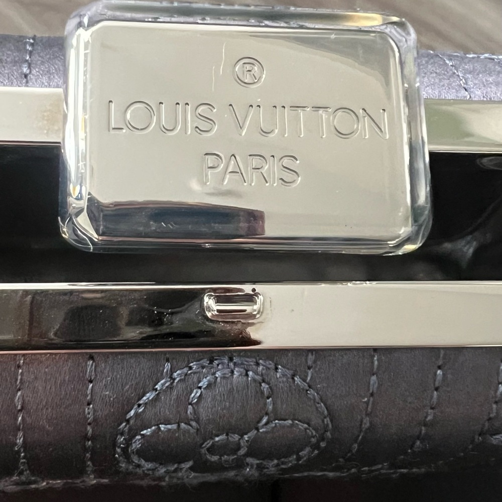 Limited edition Louis Vuitton Purple Gray Evening Clutch with chain strap - Picture 13 of 16